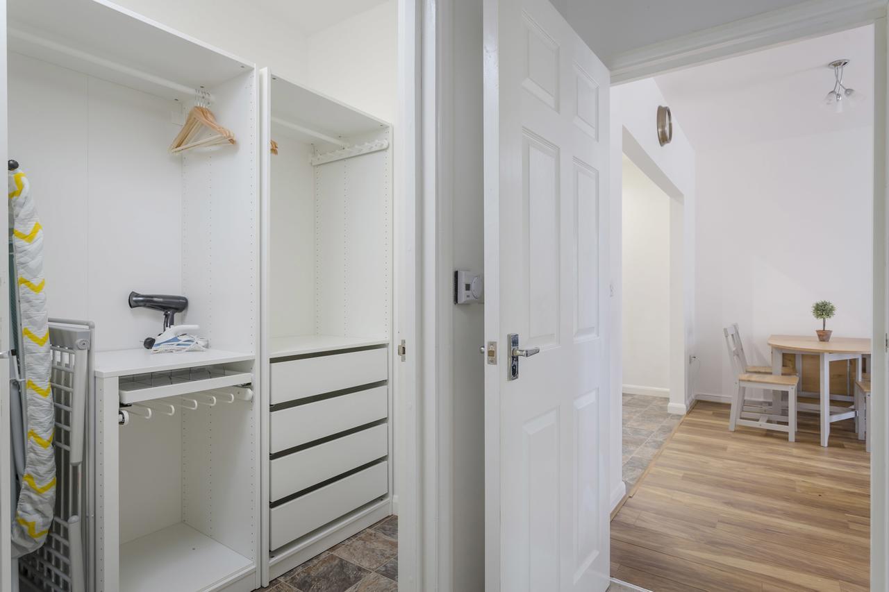1 Bed Apt Sleeps 4 Luton  Exterior photo